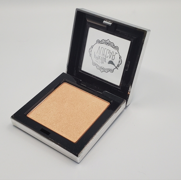 Pretty Vulgar – Shimmering Swan Highlighter - Picture 4 of 7